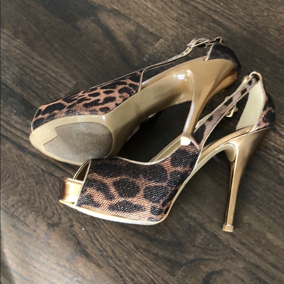 ‼️SOLD‼️GUESS Leopard Peep toe Heel - Picture 5 of 7
